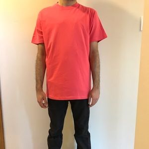 Men’s pink t-shirt